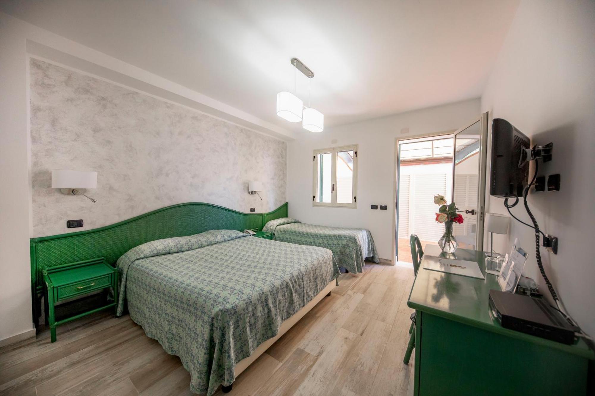 Hotiday Room Collection - Cefalu Mazzaforno Esterno foto